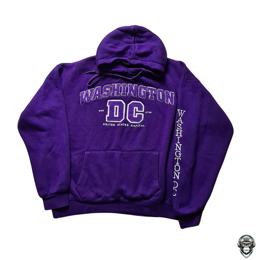Washington DC Hoodie in voller Ansicht – kräftiges Lila, Kapuze und Kängurutasche