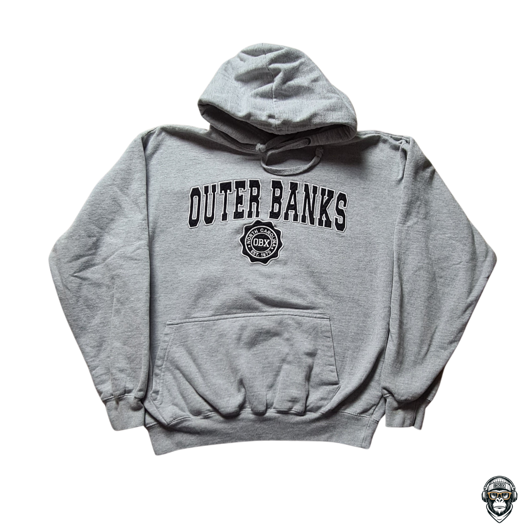 Grauer Outer Banks Hoodie XL mit großem „Outer Banks North Carolina OBX Est. 1870“ Frontprint – Authentic Label