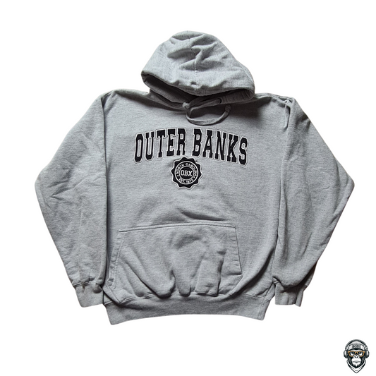 Grauer Outer Banks Hoodie XL mit großem „Outer Banks North Carolina OBX Est. 1870“ Frontprint – Authentic Label