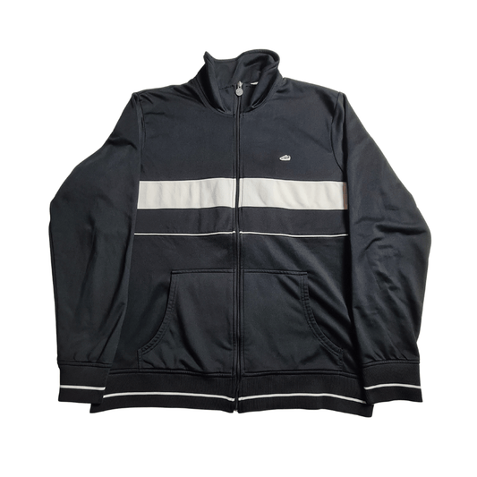 schwarze Trainingskjacke von Nike mit einem Sneaker Logo - mit weißem Streifen auf der Brust