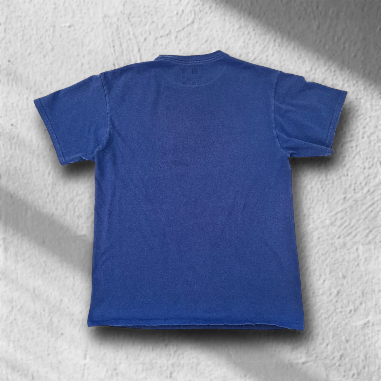 Rückansicht des New York Giants Vintage T-Shirts in Blau, schlicht ohne Print, Größe M