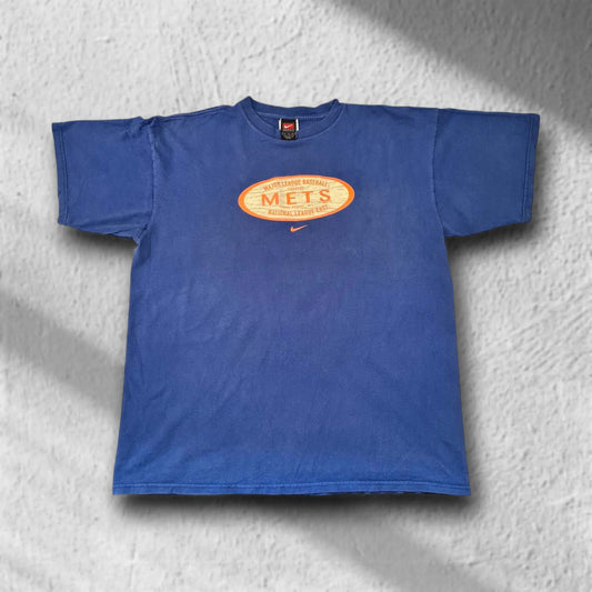 Vorderansicht des Nike New York Mets Vintage T-Shirts in Blau, Größe XL, mit orangem Logo-Print