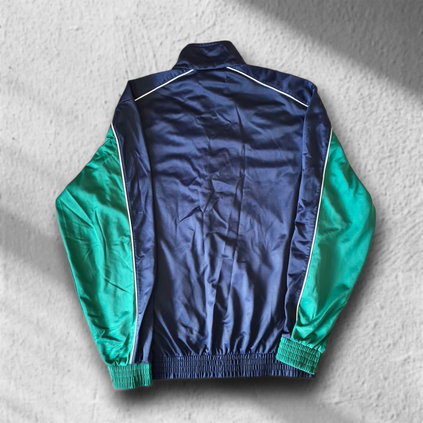Kappa Trainingsjacke Rückseite – sportlicher Look in Colorblock-Optik