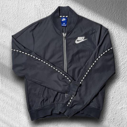 Nike Retro Track Jacket mit Streifenband (S)
