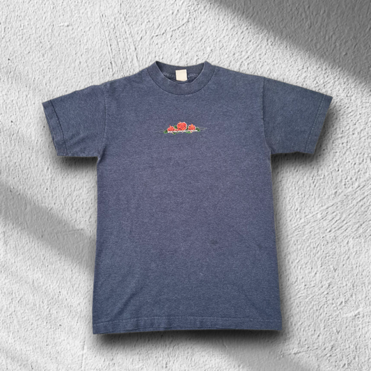 T&C Surf Designs Hawaii T-Shirt mit Dolch-Rosen-Print – Größe S