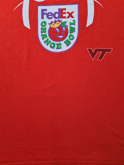 Detailaufnahme des Orange Bowl Logos und VT-Logos und kleinen Löchern