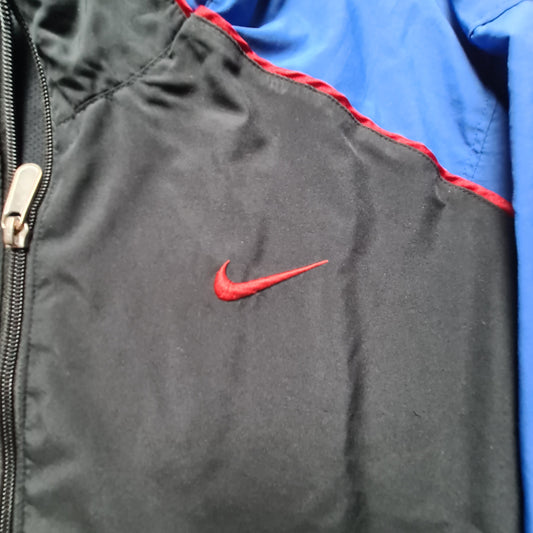 Nike Retro Track Jacket | Schwarz-Blau mit rotem Swoosh (XL)