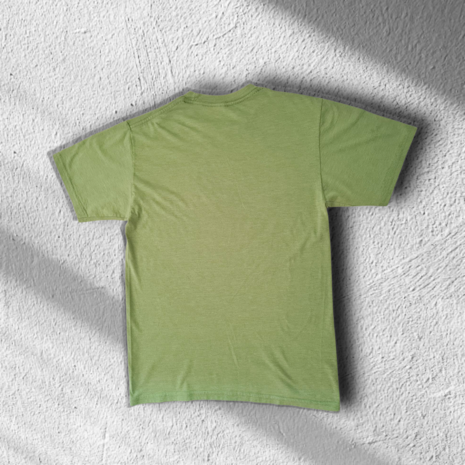 Grünes Mountain Dew T-Shirt – Rückseite ohne Print