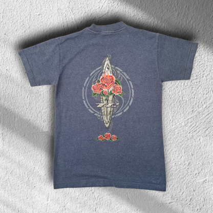 T&C Surf Designs Hawaii T-Shirt mit Dolch-Rosen-Print – Größe S